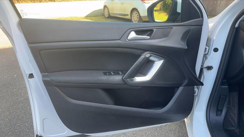 Peugeot 308 II 1.5 BlueHDi 100 Style