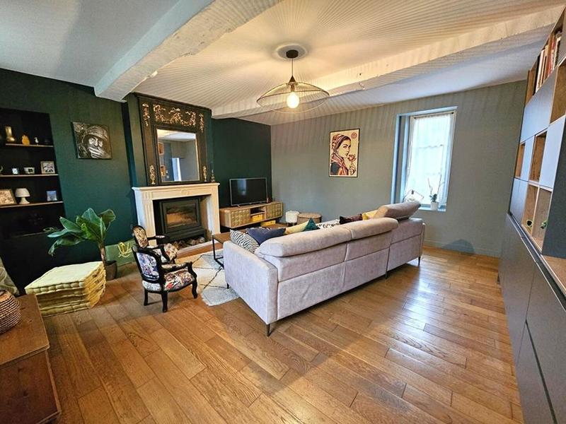 Demeure - 130 m² - 6 pièces