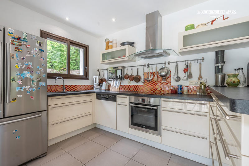 Maison contemporaine - 209 m² - 6 pièces