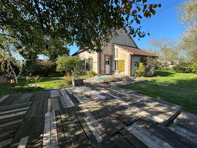Maison - 202 m² - 6 pièces