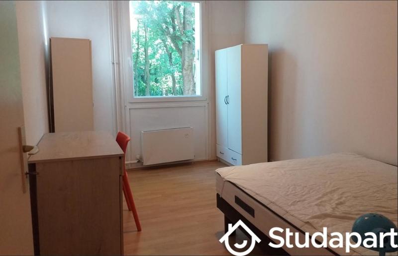 Chambre - 11 m² - 1 pièce