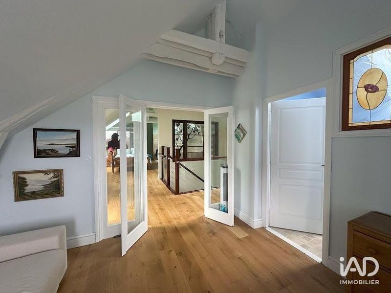 Maison - 222 m² - 7 pièces