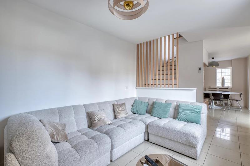 Maison - 143 m² - 7 pièces