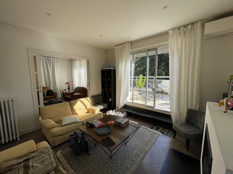 Villa - 238 m² - 6 pièces