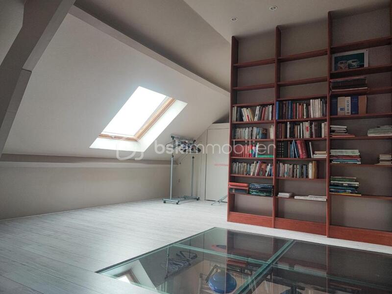 Maison - 258 m² - 6 pièces