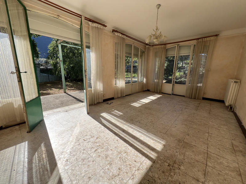 Maison - 139 m² - 9 pièces