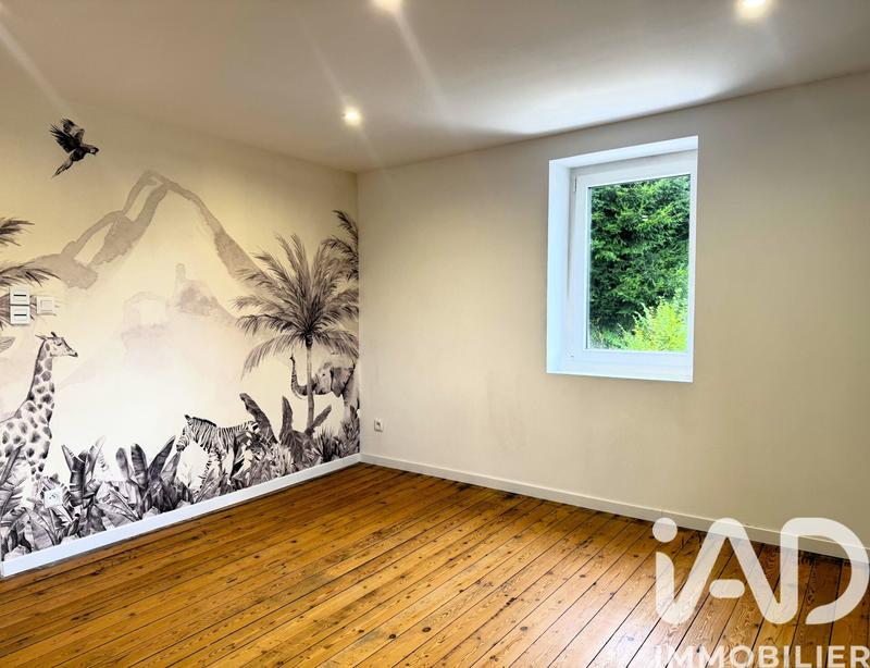 Maison - 202 m² - 6 pièces