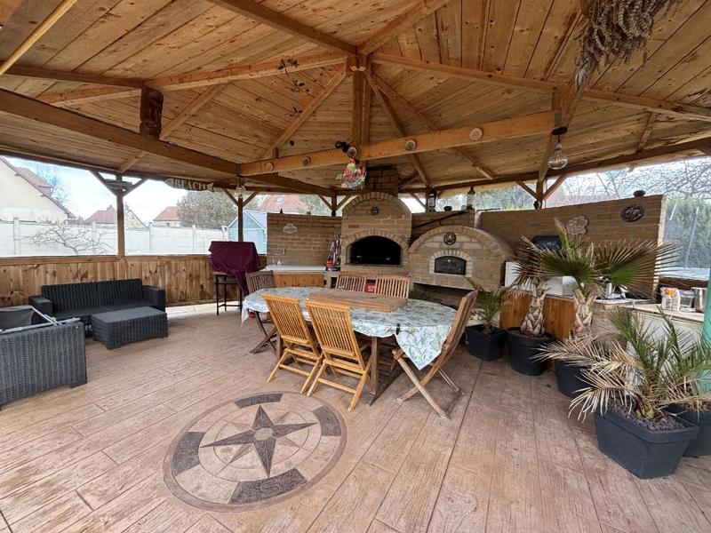 Pavillon - 202 m² - 7 pièces