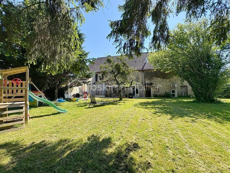 Maison en pierre - 160 m² - 5 pièces