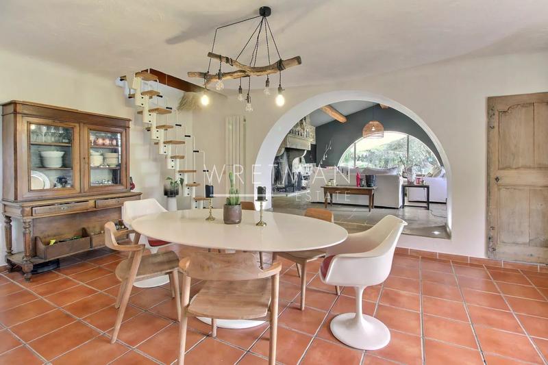 Villa - 180 m² - 6 pièces