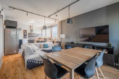 Appartement - 82 m² - 4 pièces