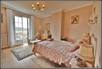 Maison - 181 m² - 7 pièces