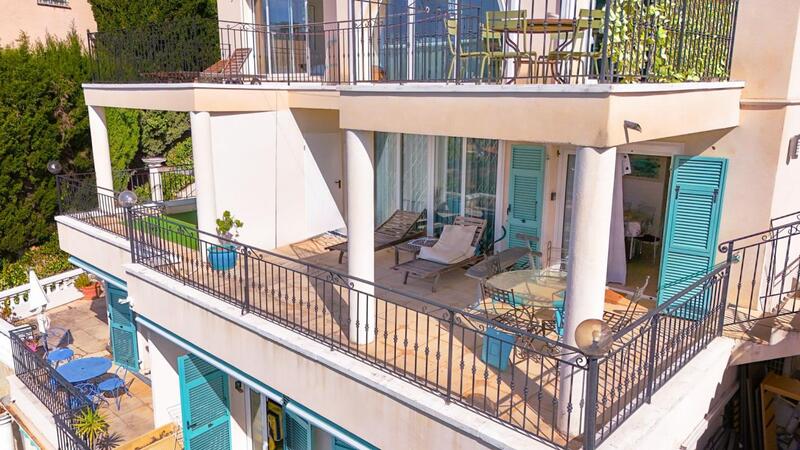 Villa - 360 m² - 9 pièces