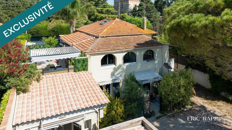 Maison - 211 m² - 7 pièces