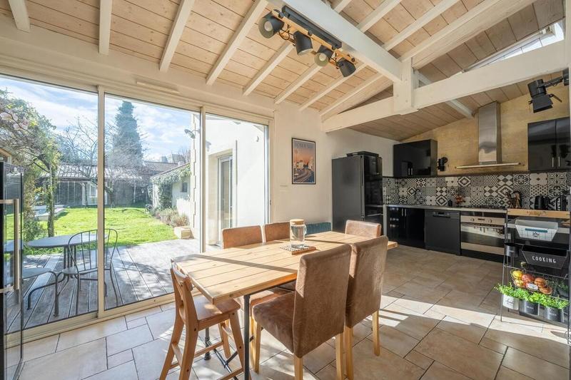 Maison - 202 m² - 5 pièces