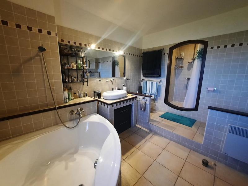 Villa - 211 m² - 7 pièces