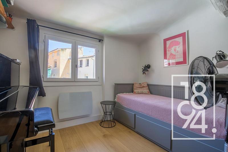 Appartement - 80 m² - 3 pièces