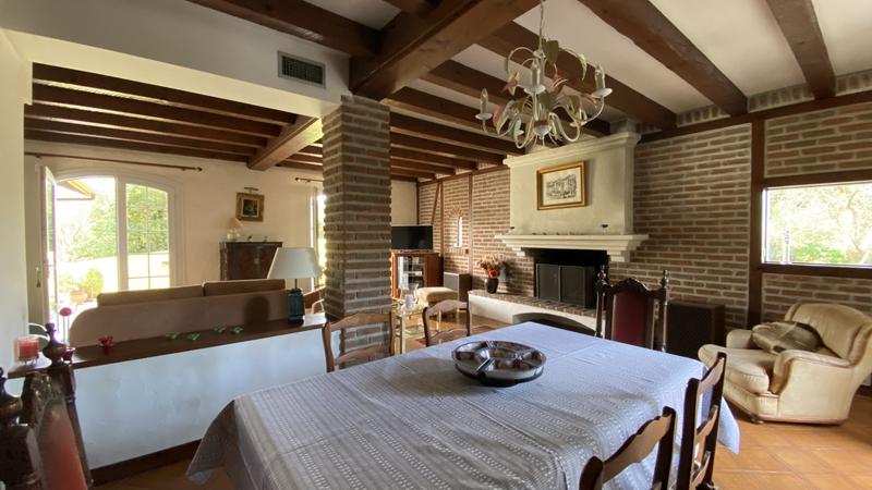 Maison - 210 m² - 6 pièces