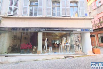 Maison - 380 m² - 14 pièces