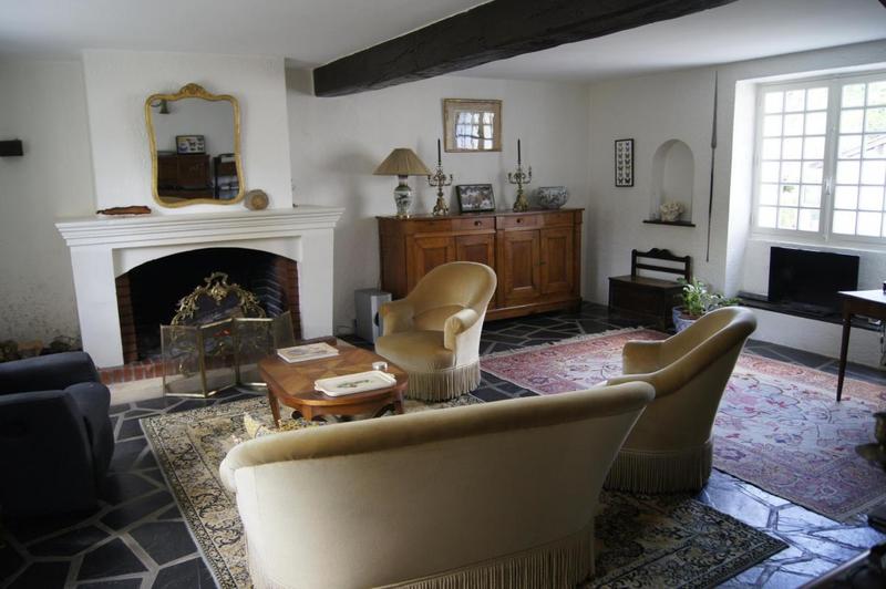 Propriété - 256 m² - 9 pièces