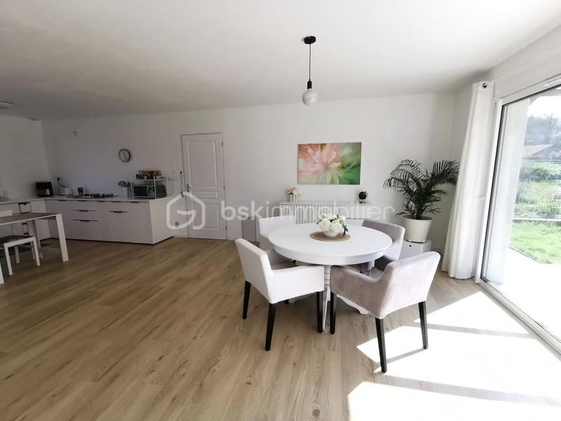 Maison - 92 m² - 4 pièces