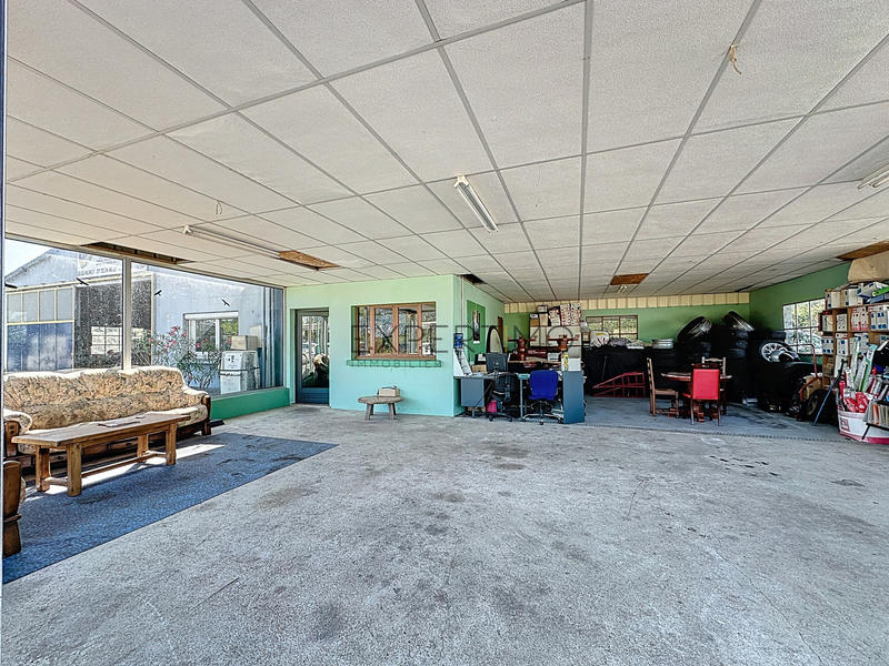 Local d'activités - 300 m²