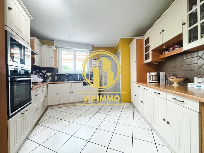 Maison - 131 m² - 7 pièces