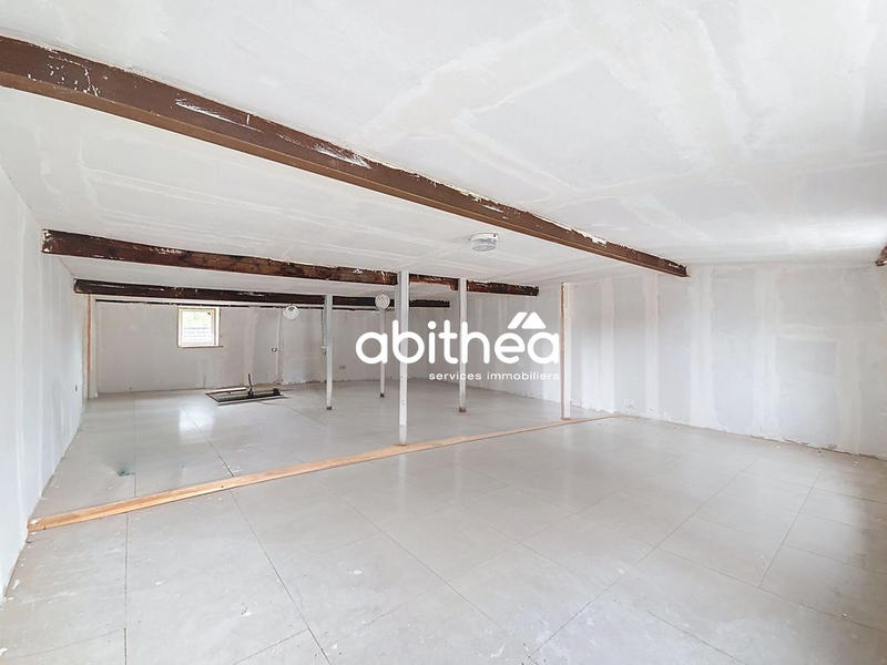 Maison - 220 m² - 7 pièces