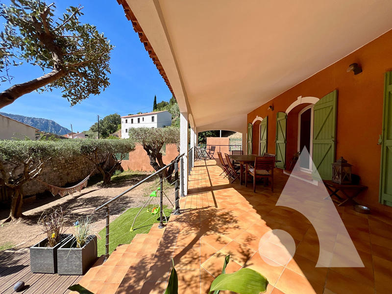 Maison - 182 m² - 7 pièces