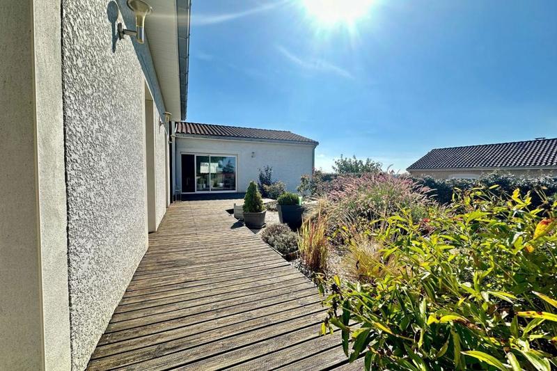 Maison - 158 m² - 6 pièces