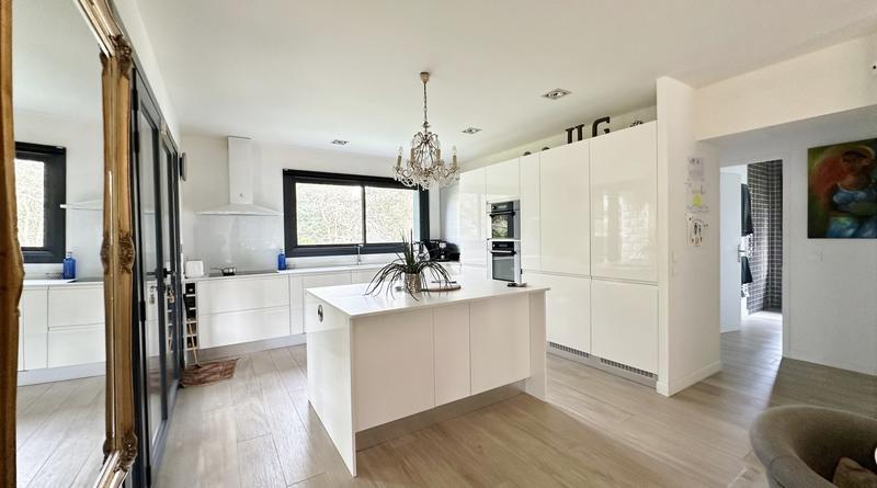 Maison contemporaine - 200 m² - 8 pièces