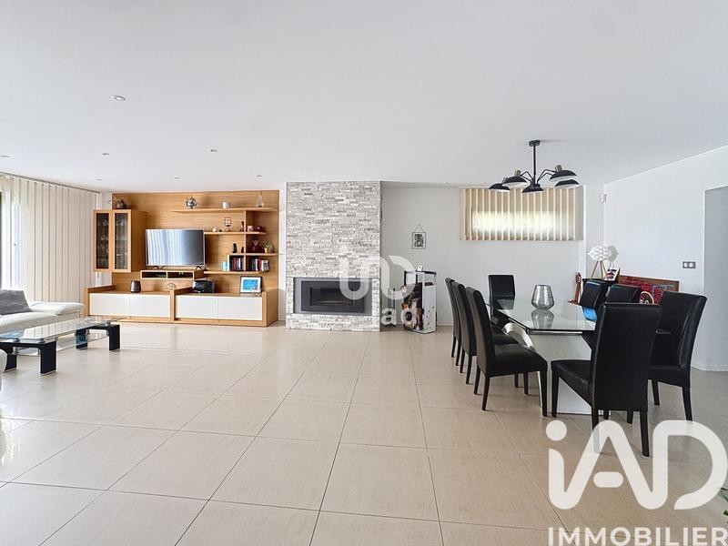 Maison - 290 m² - 7 pièces