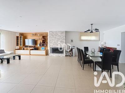 Maison - 290 m² - 7 pièces