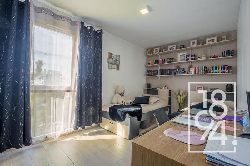 Appartement - 81 m² - 4 pièces