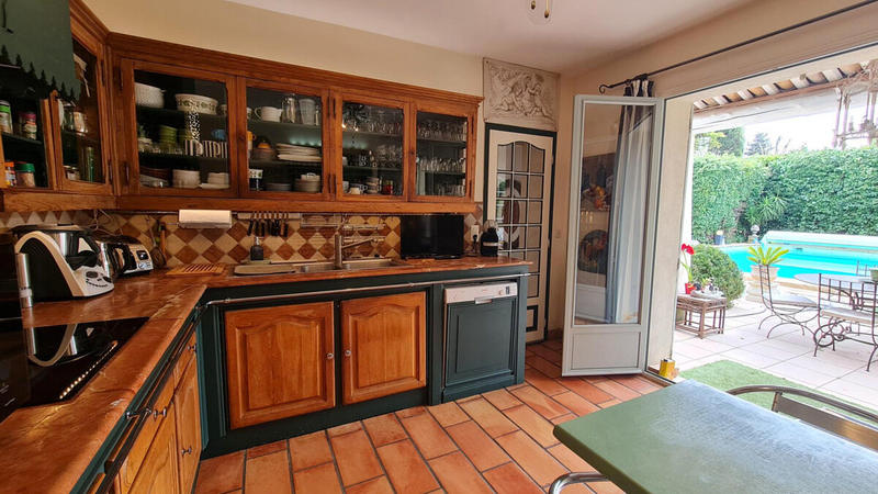 Maison - 199 m² - 8 pièces