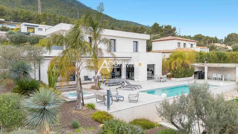 Villa - 171 m² - 6 pièces