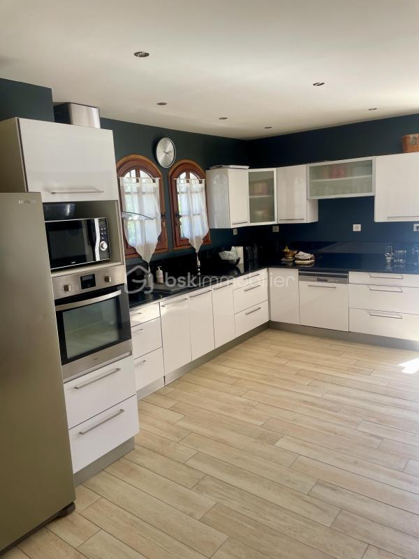 Propriété - 160 m² - 6 pièces