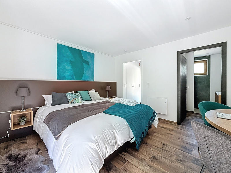 Propriété - 650 m² - 20 pièces