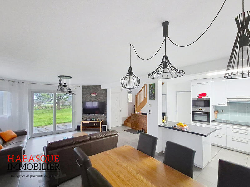 Maison - 87 m² - 6 pièces