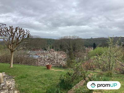 Maison - 180 m² - 8 pièces