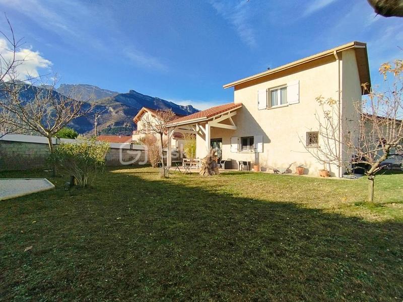 Maison - 106 m² - 5 pièces