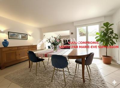 Maison - 90 m² - 5 pièces