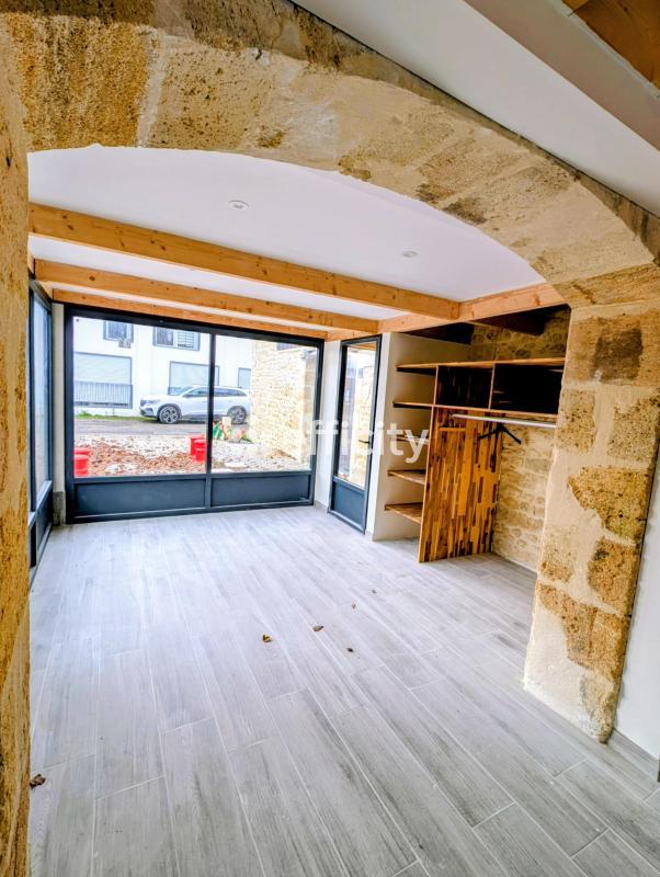 Maison - 250 m² - 7 pièces