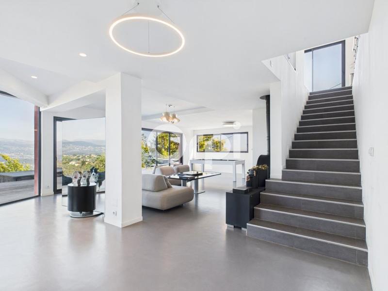 Villa - 312 m² - 5 pièces