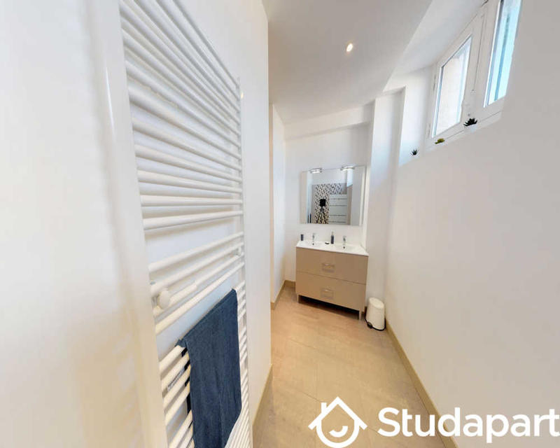 Chambre - 70 m² - 1 pièce