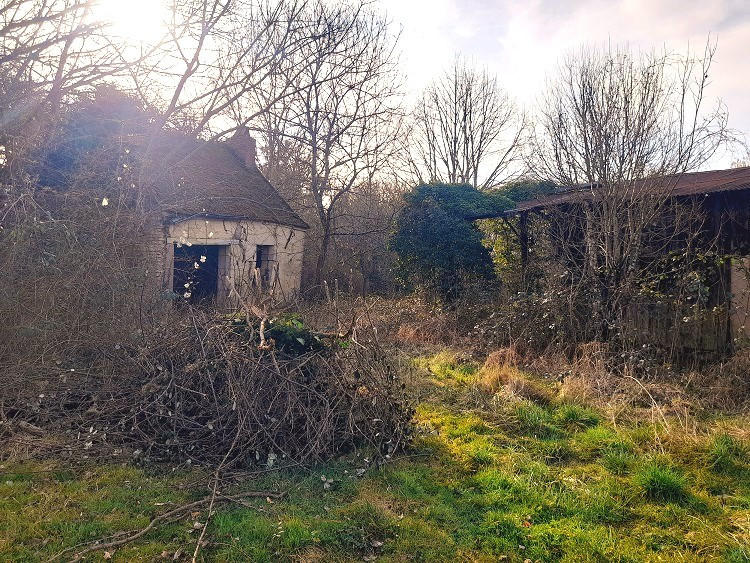 Maison - 2 000 m² - 1 pièce