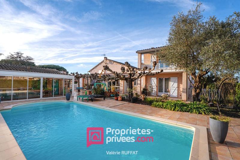 Maison - 190 m² - 8 pièces