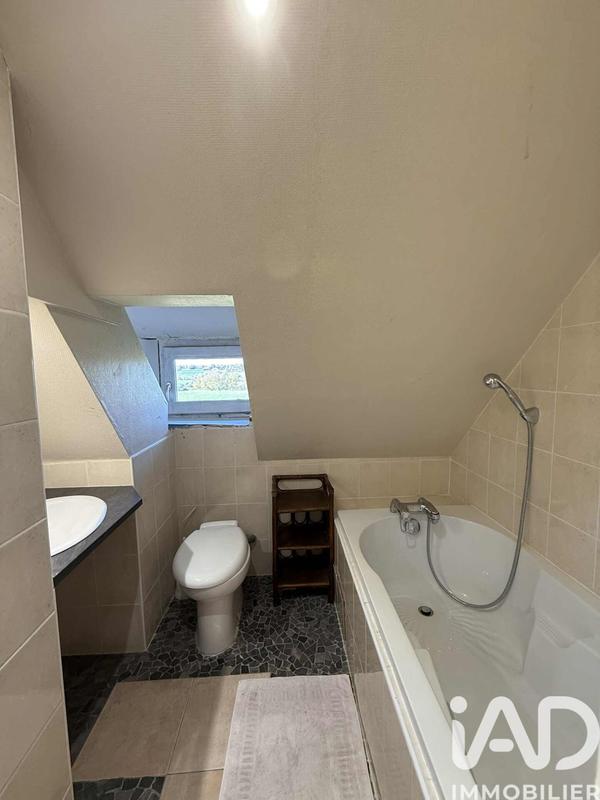 Maison - 211 m² - 9 pièces