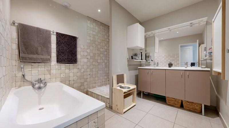 Appartement - 90 m² - 4 pièces