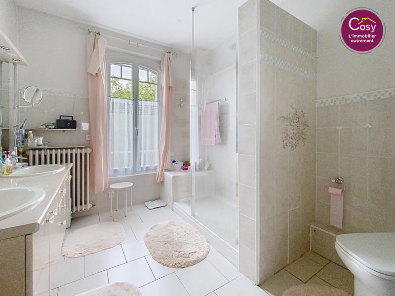 Propriété - 172 m² - 10 pièces